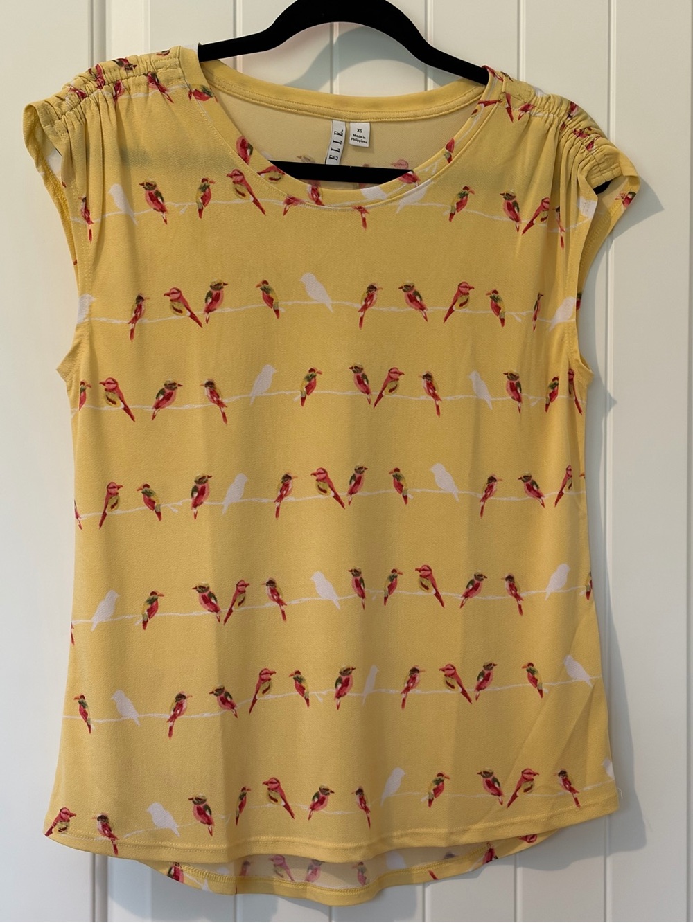 EUC Elle Size XS Yellow Bird on wire Print Short Sleeve Top blouse